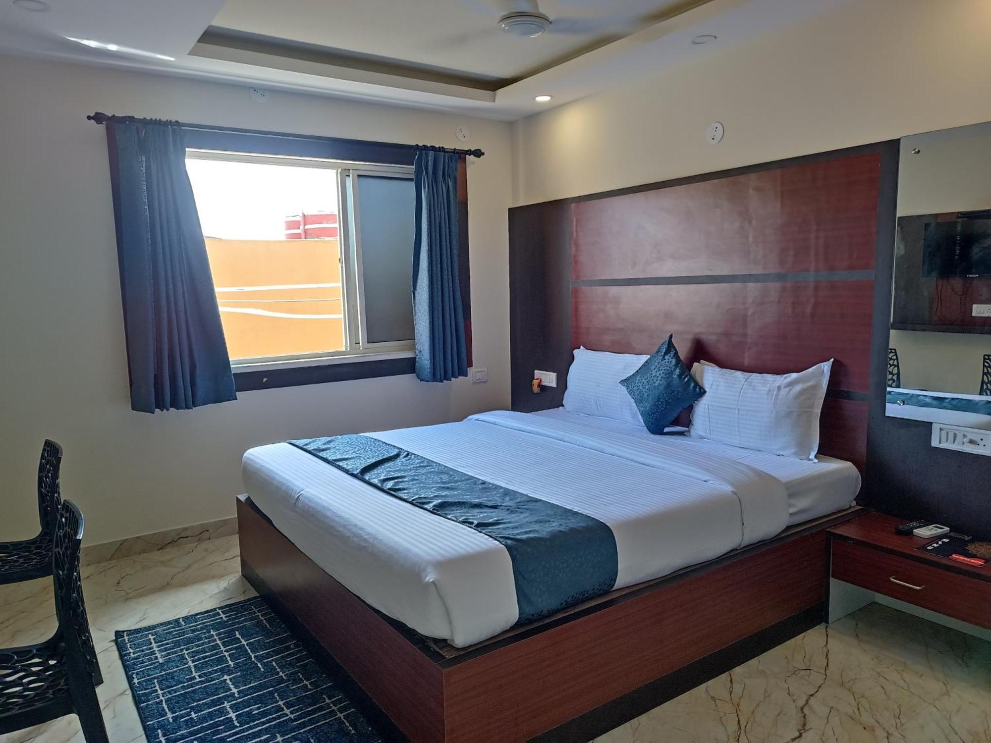 Mom Hotel - Unit Of Mom Hotel Purî Extérieur photo
