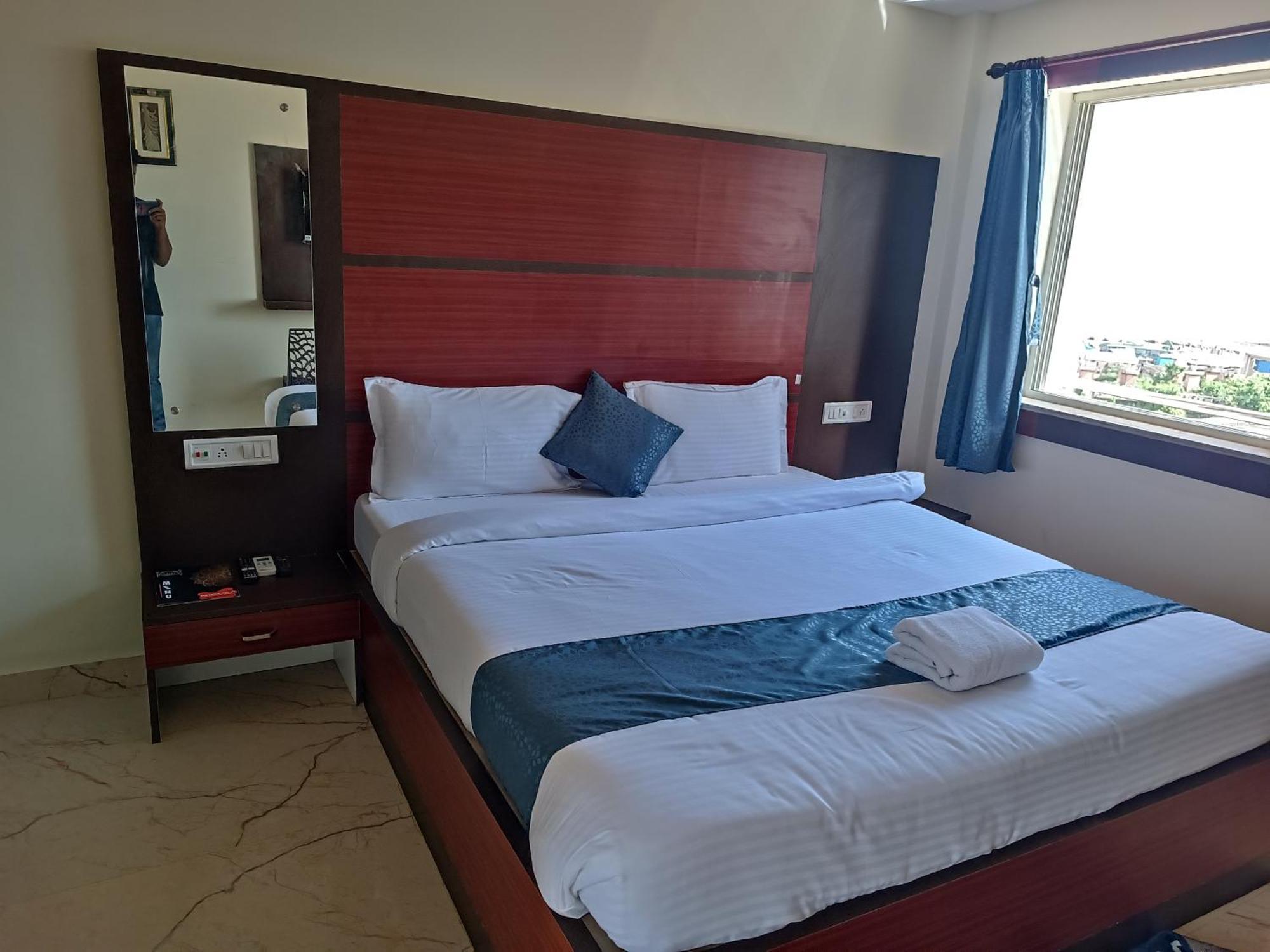 Mom Hotel - Unit Of Mom Hotel Purî Extérieur photo